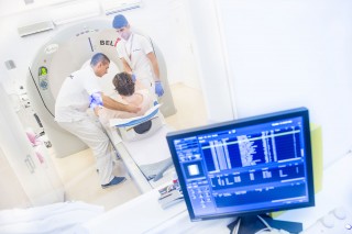  U Bel Medicu magnetna rezonanca može se raditi i bez kontrasta,pa je rizik od alergije sveden na minimum